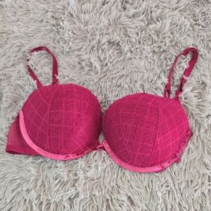 Women's Victoria's secret bra push up what's the